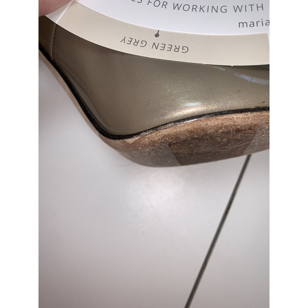 Stuart Weitzman Logo Flame Pump Patent Leather Gold Toned Peep Toe 7 M Stiletto - Picture 9 of 10